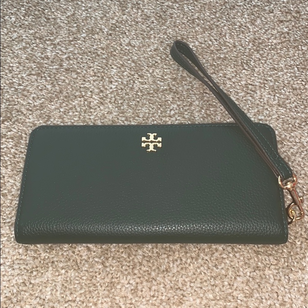 Tory Burch Wallet w Strap